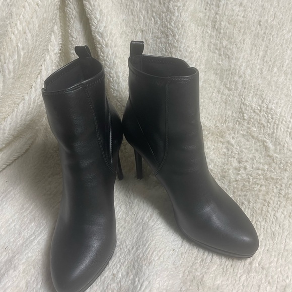 Nine West leather black &synthetic stretchy side Ankle platform heel boots SZ9.5 - Picture 4 of 10